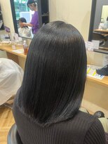 アルター(aL ter)&nbsp;ブルーブラック［デザインカラー/レイヤーカット/ウェットヘア］