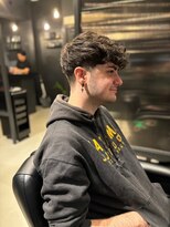 ザマンリバレッジニューヨーク(THE MAN LeverageNewYork)&nbsp;大人外国人風スペインカールフェード：花形　知希