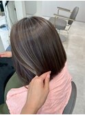 大人シアーベージュミニウルフボブミディアムレイヤー