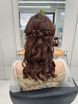 バルベストーキョーサウス(BARBES TOKYO SOUTH) ゆるふわハーフアップ【清板】