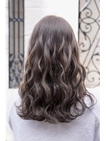 ティンク 天神(Tink)&nbsp;アッシュベージュ/ロング/ブリーチなし