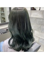 パルトネール(partenaire)&nbsp;顔周りレイヤー×ダークグリーンカラー