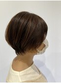 丸みショートボブ　インナーカラー