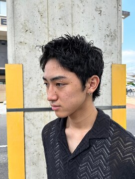 ヒュイル バイ ニアウ(Hwyl by Niau) メンズマッシュパーマショートニュアンスパーマ眉毛