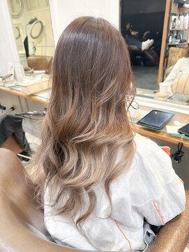 ネオリーブアイム 横浜西口店(Neolive aim) グラデーションカラー  ホワイトベージュ【横浜】k