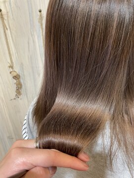 リアム(Liame) うるつやミルキーベージュ