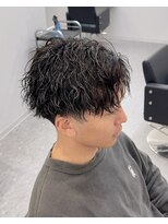 ブライト(BRIGHT)&nbsp;センターパートツイストスパイラルパーマ静岡駅