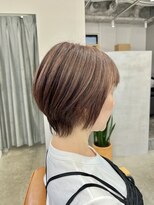 セム(sem)&nbsp;ショートボブ白髪ぼかしハイライト髪質改善カラー