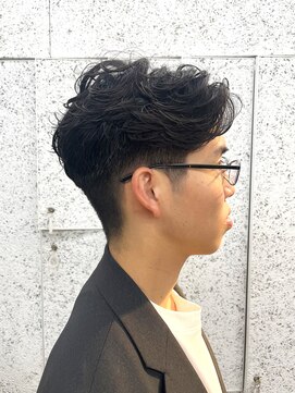 トオ(TOH) メンズサーフカールフェザーパーマメンズ刈り上げセンターパート