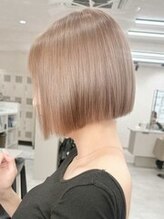ソメルン 秋葉原&nbsp;ミルクティーベージュケアブリーチハイトーンダブルカラー