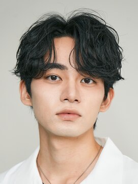 テン 心斎橋(tenn.) メンズセンターパート七三分けパートニュアンスパーマ刈り上げ