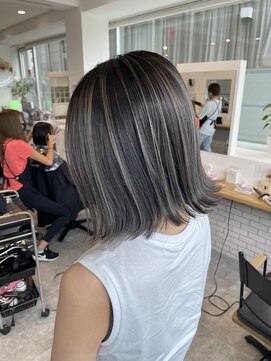 カラ ヘアーサロン(Kala Hair Salon) ハイライトバレイヤージュダブルカラーケアブリーチ20代30代40代