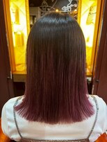 アンティカザサロン(antiqua THE SALON)&nbsp;裾カラー カシスピンク ブリーチ 切りっぱなし 艶髪