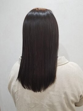 ネリネ きてみてまつど通り店(Nerine) 人気のミディアムスタイル。TOKIOトリートメント