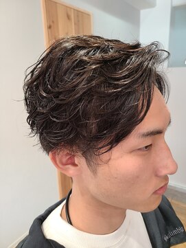 イリス(Iris) ゆるやかメンズパーマ