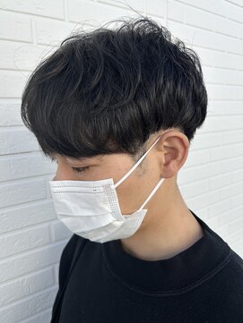 ヒュイル バイ ニアウ(Hwyl by Niau) メンズマッシュツーブロックスパイラルパーマニュアンスパーマ