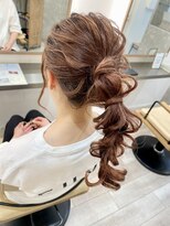 サロン ハリウッド(Salon Hollywood) ふわふわポニーテール