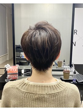 ハルキ ミナト ジャパン オオサカ(HARUKI MINATO japan OSAKA) 40代50代小顔似合わせカットくびレイヤーエモージュ大人可愛い