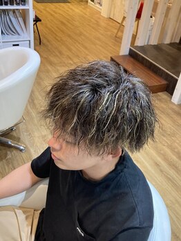 ヘアーデザイン ロッタ(hair design lotta)の写真/メンズにも大好評の【カット＋育毛促進エイジングケアシャンプー】♪男性でも気軽に通えるサロン◎