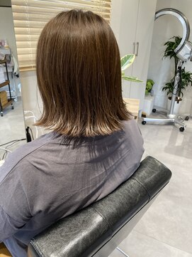 フォレスト(Forest) 切りっぱなし×外はね×アッシュブラウン