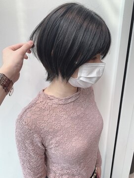 ステアケース 武蔵小杉店(stair:case) 黒髪外ハネショートウルフ前髪あり20代30代40代髪型