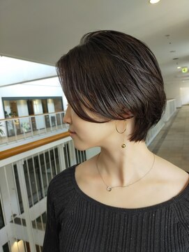 ビュートリアム 神戸(BEAUTRIUM) 前髪長めのショート/ひし形シルエット/小顔/20代/30代/40代/