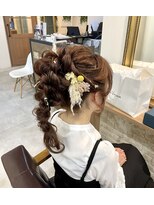 ヘアセットサロン キュア(CURE) あみおろしポニーテール