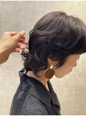 お洒落ショートウルフ斜めバングワンカールパーマ 20代30代40代