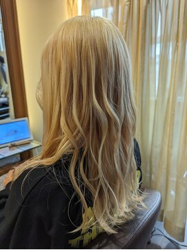 ギア(gear) ブリーチリタッチ　ぬきっぱなしブロンド