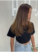 レイヤーカット×ナチュラルハイライト
