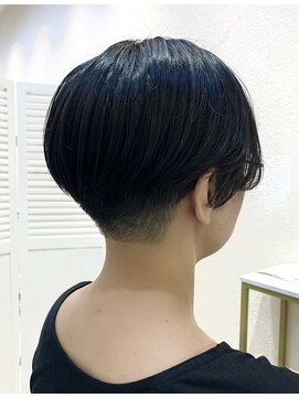 ピアーネ(PIANE) 刈り上げショート