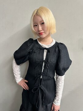 ティント 梅田(Tint) 【TOMOKI】抜きっぱなしブロンド/外ハネボブ《大阪梅田駅》