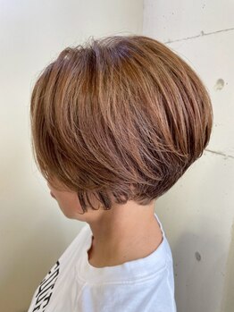 フォレスト(Forest)の写真/グレイカラーであなたらしい魅力を引き出します◇髪の負担を抑え、透明感のある仕上がりに★