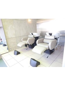 仕事で疲れたあなたに…頭皮のお悩みを解決！頭皮から髪まで、心まで癒される至福の時間をご提供…♪