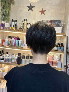 モーメント(moment) ベリーショートくびれショートハンサムショート暗め30代40代50代