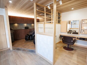 エモワ(emoi)の写真/周囲の視線を気にせず過ごせる空間◇慌ただしさのない環境で髪と向き合う時間を大切にしています。