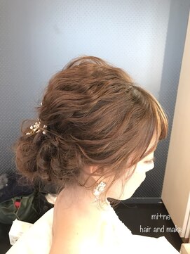 ミネヘアアンドメイク高知店 カジュアルルーズ下めのシニヨン