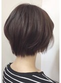 襟足すっきりな、大人っぽいショートボブ