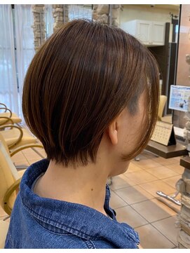 ティエル(Tiele) 刈り上げ丸みショート