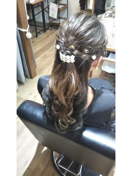 ピープス(PEEPS) ハーフアップ☆ヨシンモリ