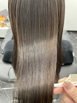 エスカーラ 表参道(THE ESCALA) @aidaman321/ゆるふわロング/センターパート/スイートAライン