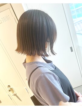 ルイス 宝塚(Luis) 大人可愛い20代30代40代 王道切りっぱなしスタイル