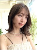 顔まわりカットぱつっとロブミディアム似合わせくびレイヤー
