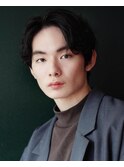 韓国ヘアカルマパーマワックスなしセンターパート黒髪ウルフ