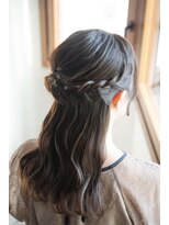 美容堂&nbsp;波巻きハーフアップ