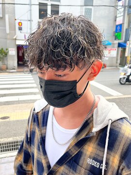 エルマーク 梅田(L-MARK) メッシュハイライトスパイラルパーマツイストパーマツーブロック