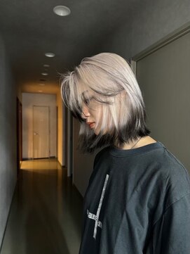 ブローチ(brooch) ホワイトブロンド＊エンドデザイン