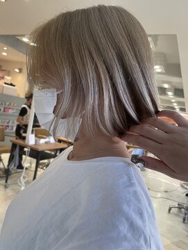 ランティ 難波駅前店(LUNTY NAMBA) PEAL WHITE