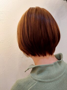 タエビスアリッサム(Taebis Alyssum) スッキリショートボブ(イルミナカラー、春スタイル)