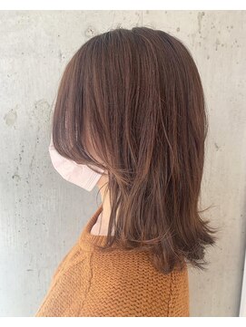 ティピ(tipi) 【宿里 沙也香】前髪流し×ミディアム外ハネ